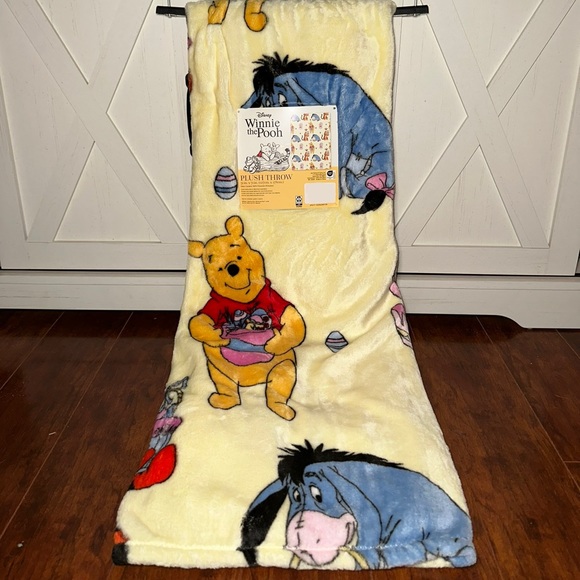 Winnie the Pooh Easter Plush Throw Blanket - Picture 2 of 4